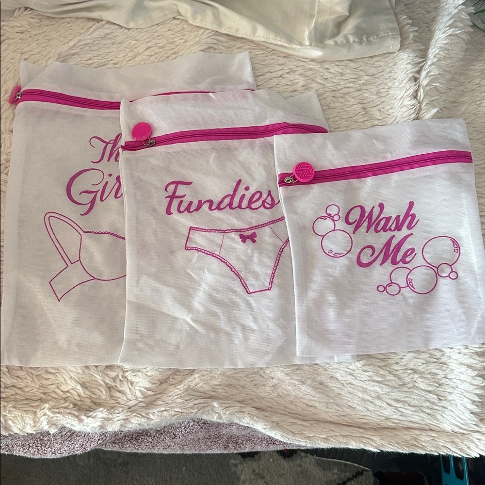 White and Pink 3-Piece Travel Bag Set